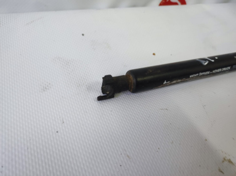 Siłownik maski E39 lewy prawy Siłownik maski E39 lewy prawy